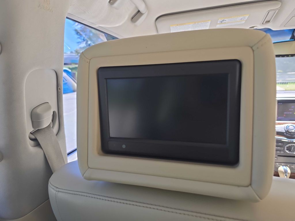 2013 INFINITI QX56 Image 35