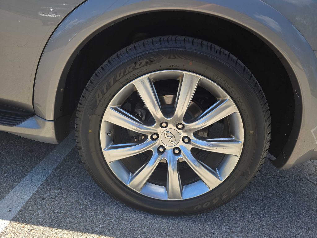 2013 INFINITI QX56 Image 38