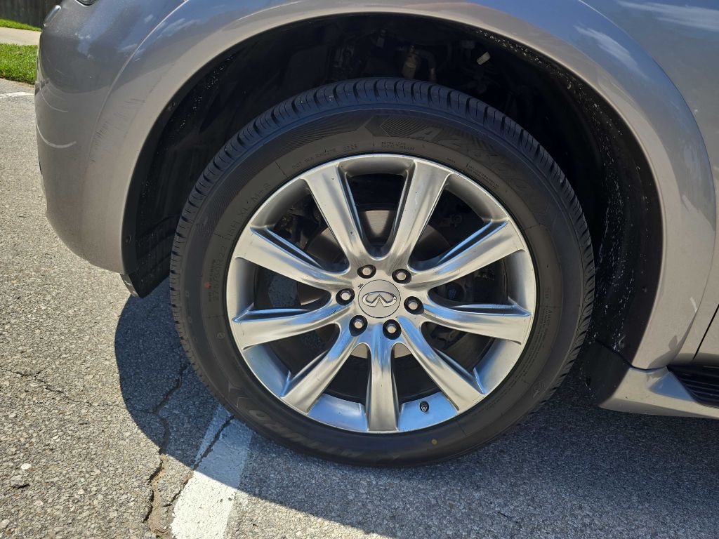 2013 INFINITI QX56 Image 39