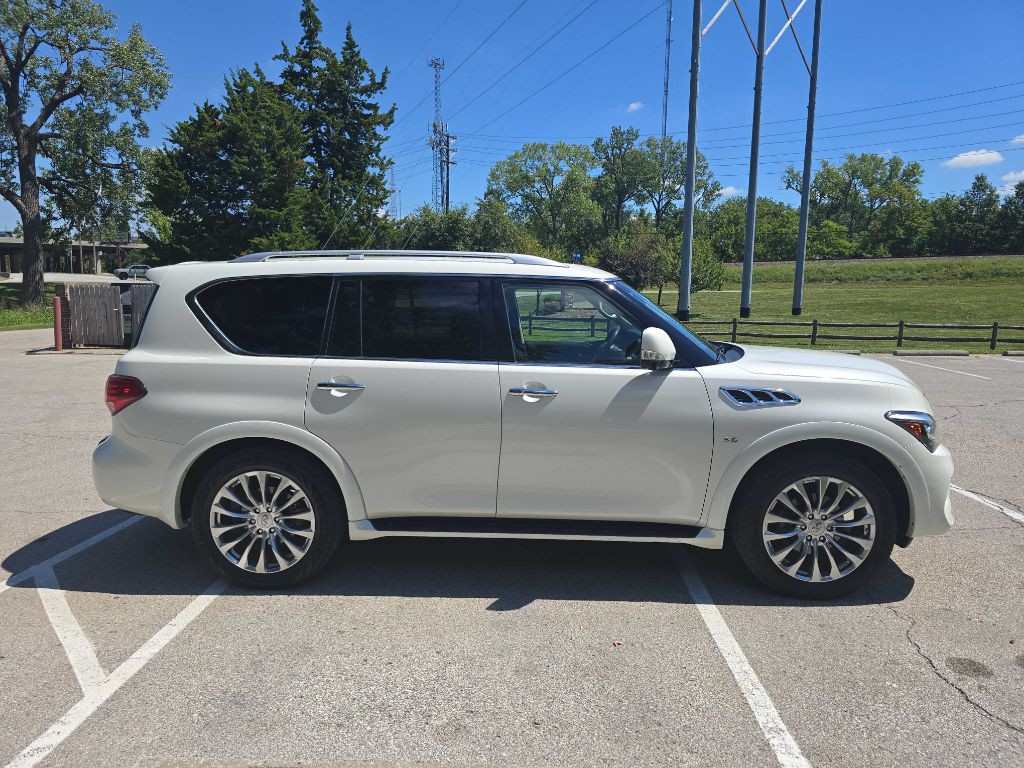 2017 INFINITI QX80 Image 2