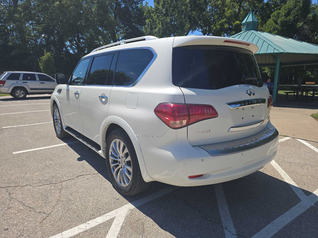 2017 INFINITI QX80 Image 6