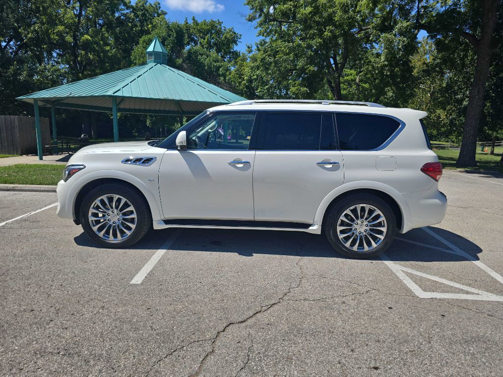 2017 INFINITI QX80 Image 10