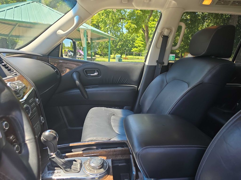 2017 INFINITI QX80 Image 13