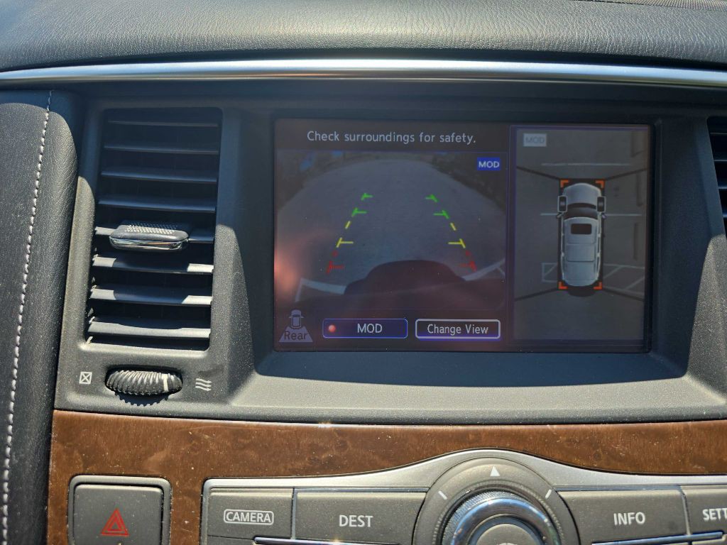 2017 INFINITI QX80 Image 16