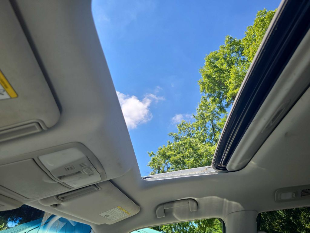 2017 INFINITI QX80 Image 17