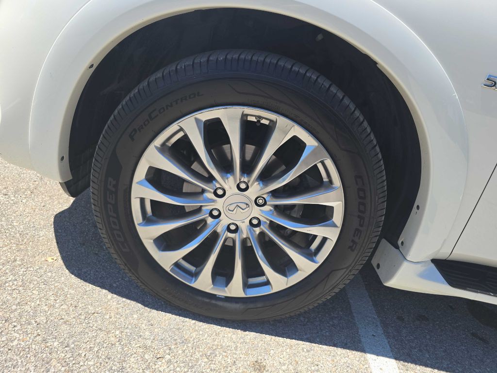 2017 INFINITI QX80 Image 39