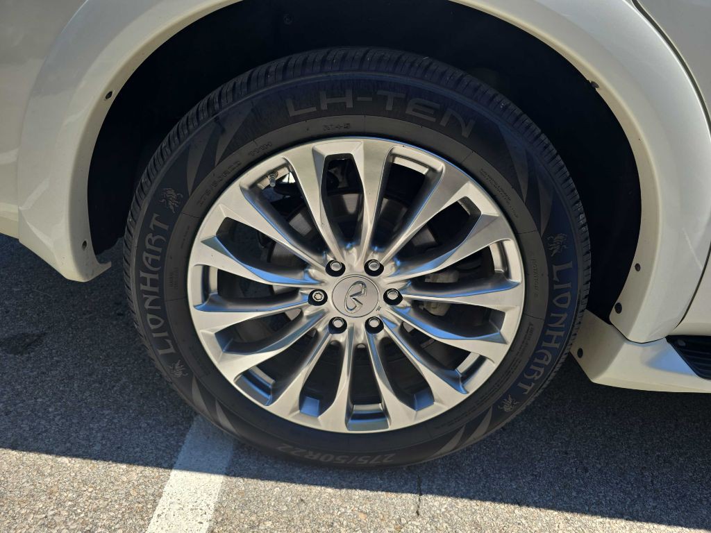 2017 INFINITI QX80 Image 43
