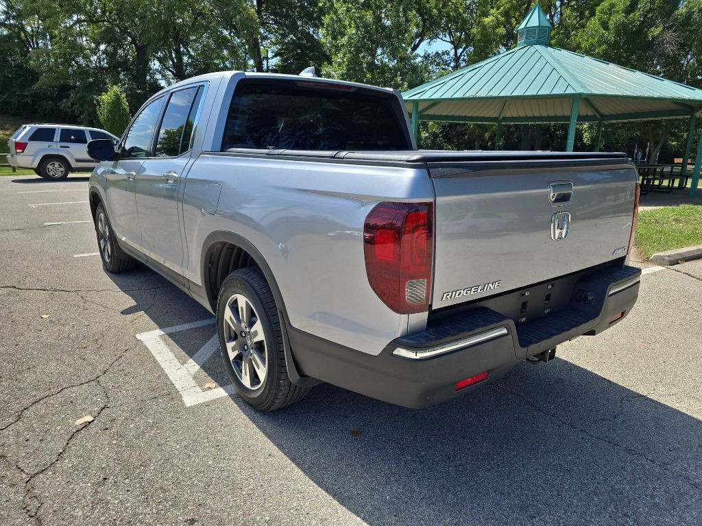 2017 Honda Ridgeline Image 7