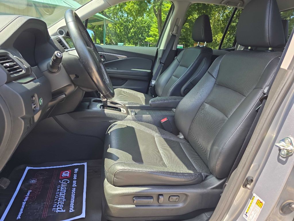 2017 Honda Ridgeline Image 11