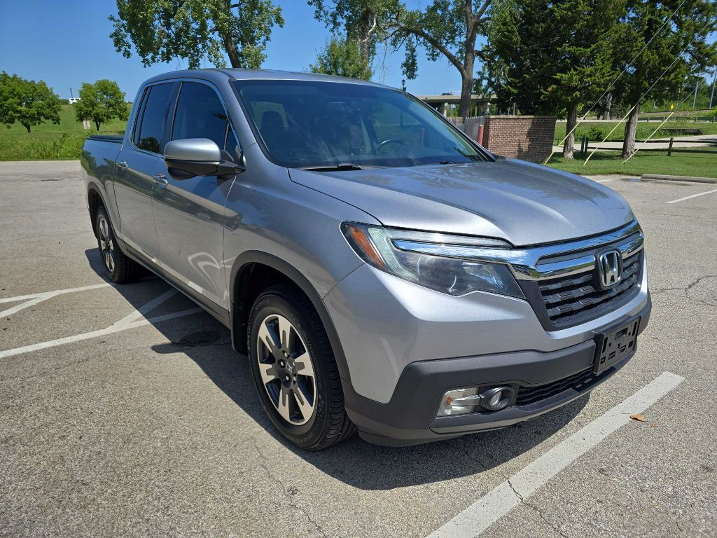 2017 Honda Ridgeline Image 3