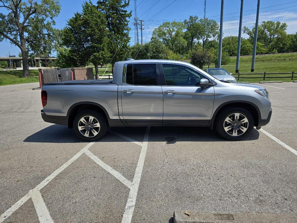 2017 Honda Ridgeline Image 4