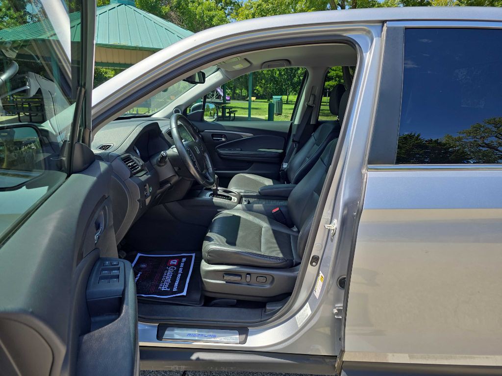 2017 Honda Ridgeline Image 10