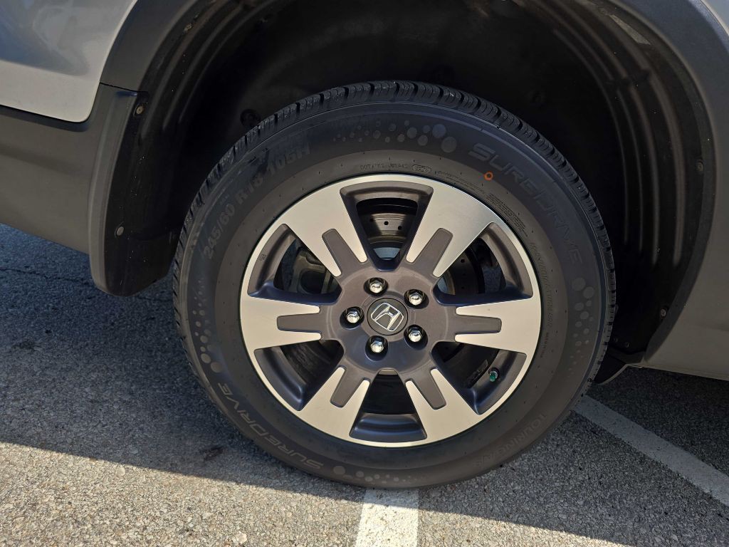 2017 Honda Ridgeline Image 37