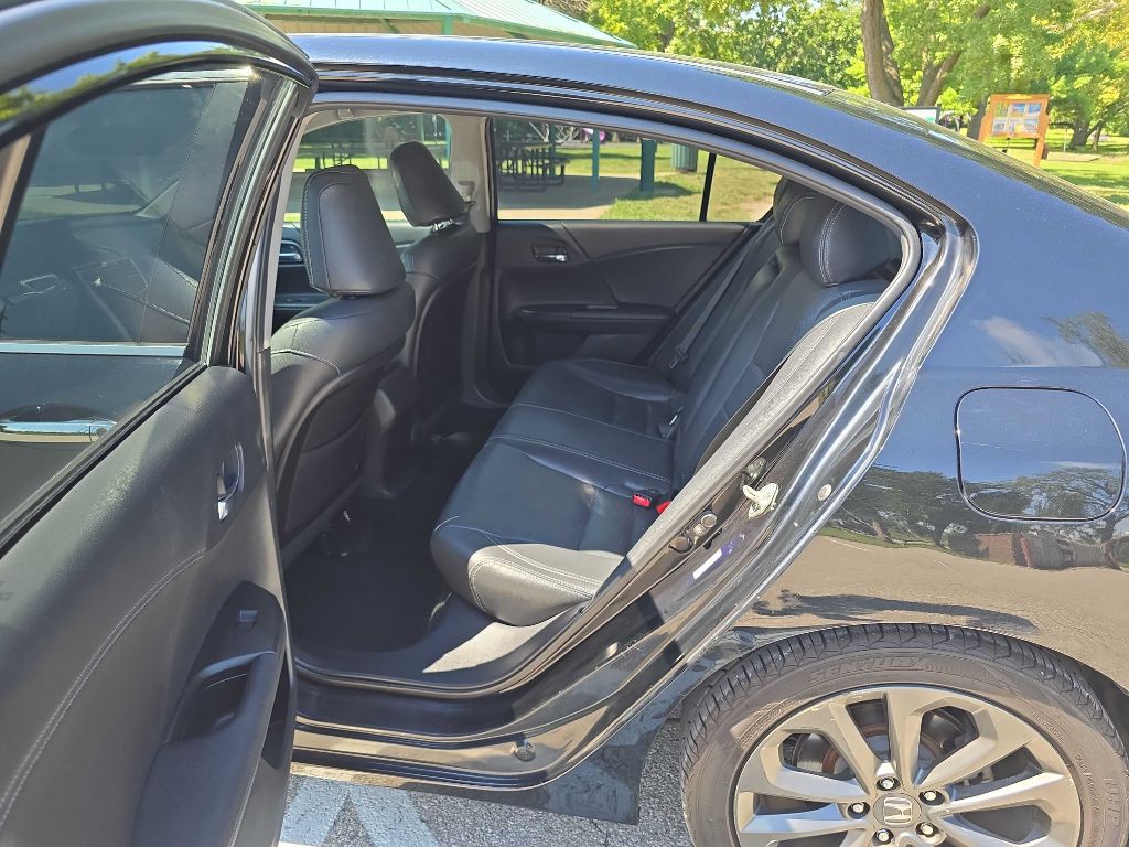 2014 Honda Accord Image 24