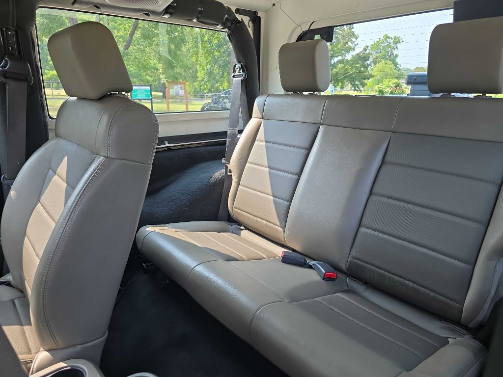 2009 Jeep Wrangler Image 14
