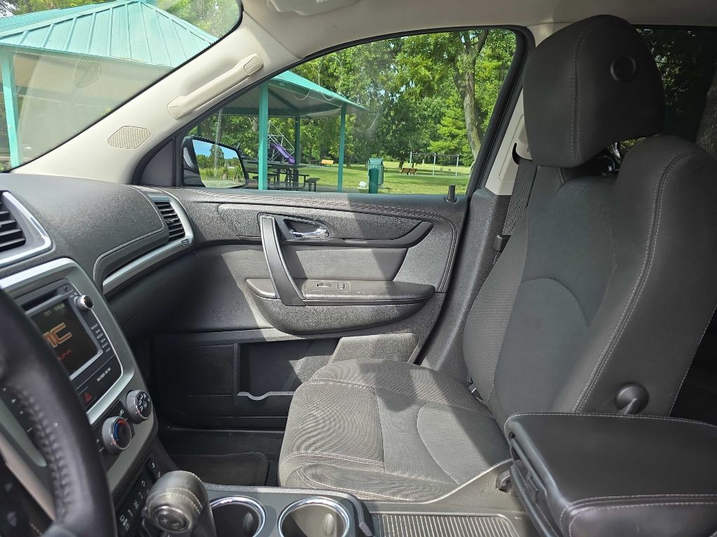 2016 GMC Acadia Image 12