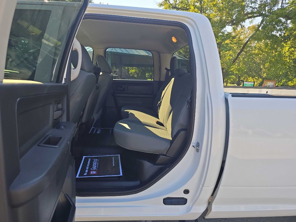 2016 RAM 2500 Image 24