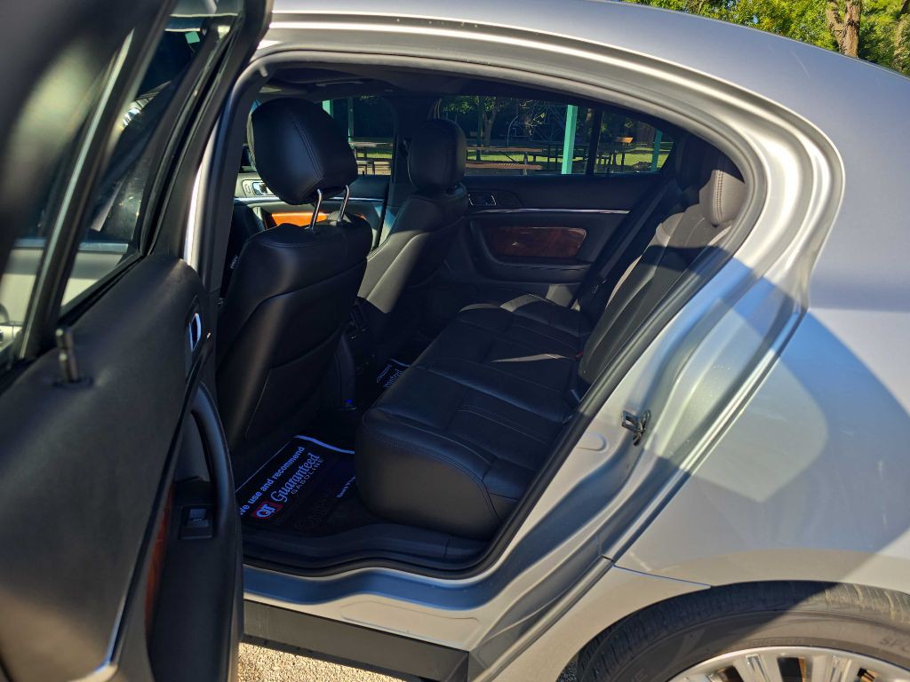 2013 Lincoln MKS Image 25