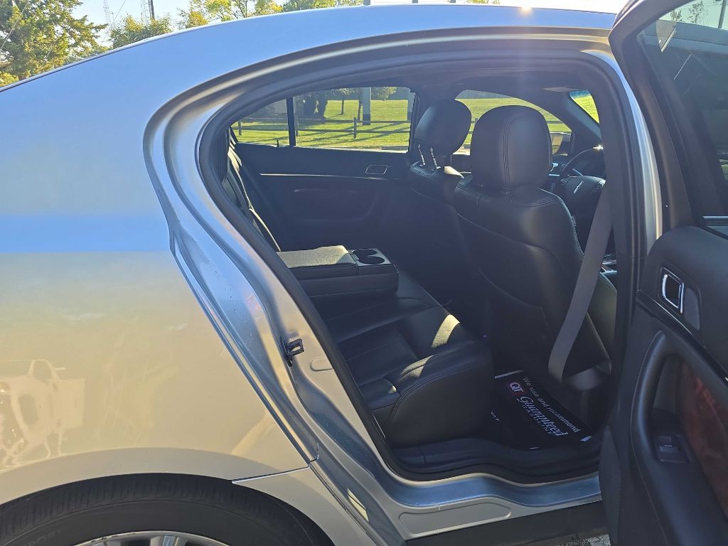 2013 Lincoln MKS Image 28