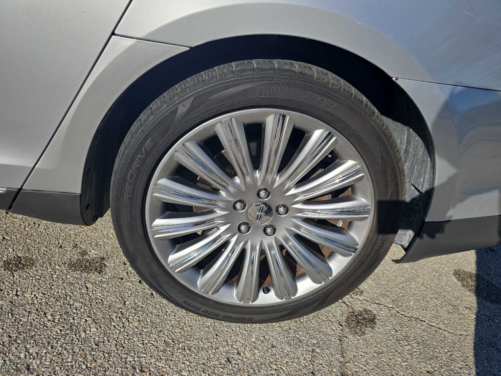 2013 Lincoln MKS Image 32