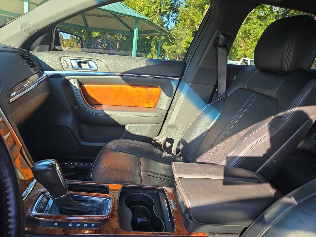 2013 Lincoln MKS Image 12