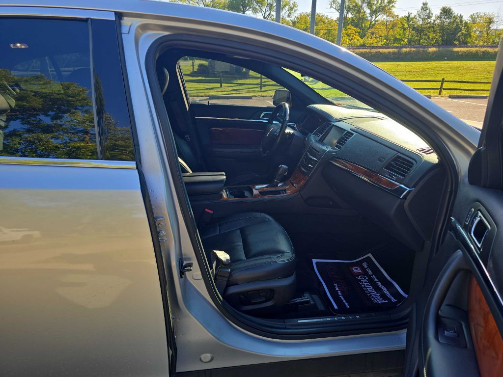 2013 Lincoln MKS Image 20