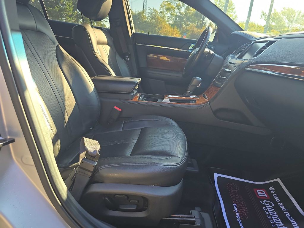 2013 Lincoln MKS Image 21