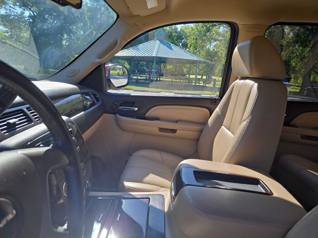 2008 GMC Yukon Image 12