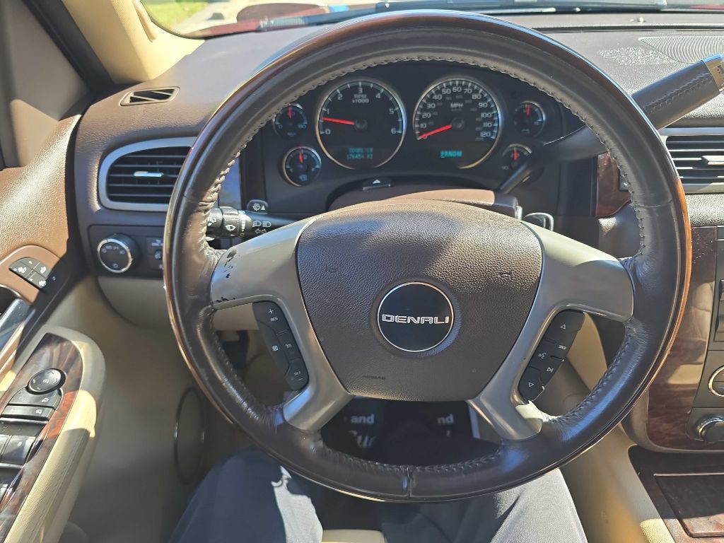 2008 GMC Yukon Image 14