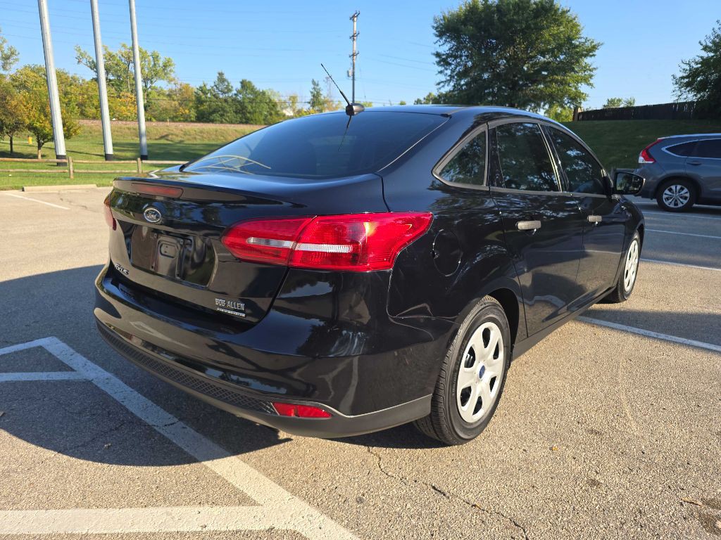 2016 Ford Focus Image 2