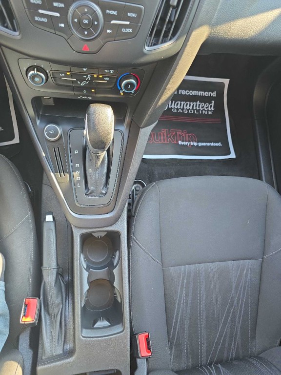 2016 Ford Focus Image 17