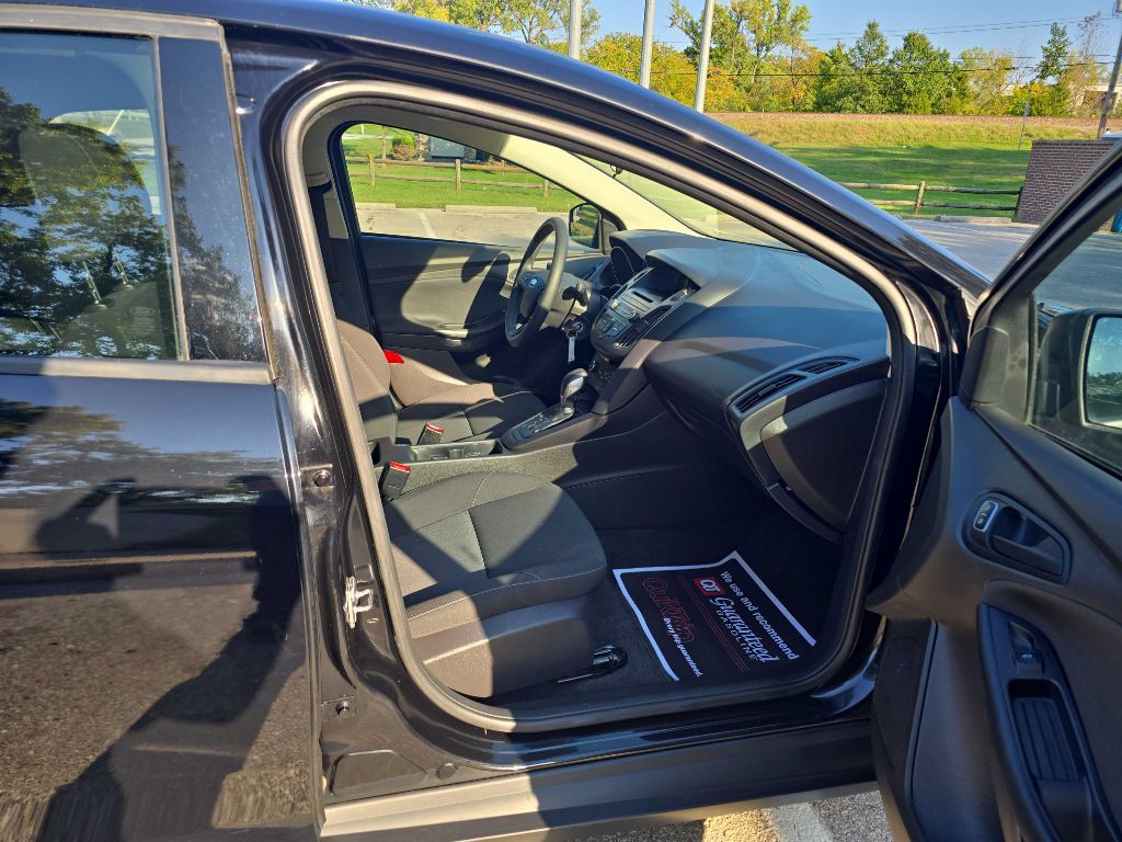 2016 Ford Focus Image 21