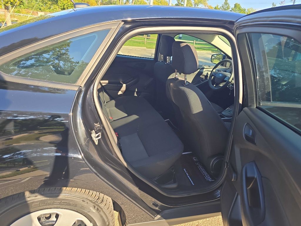 2016 Ford Focus Image 27