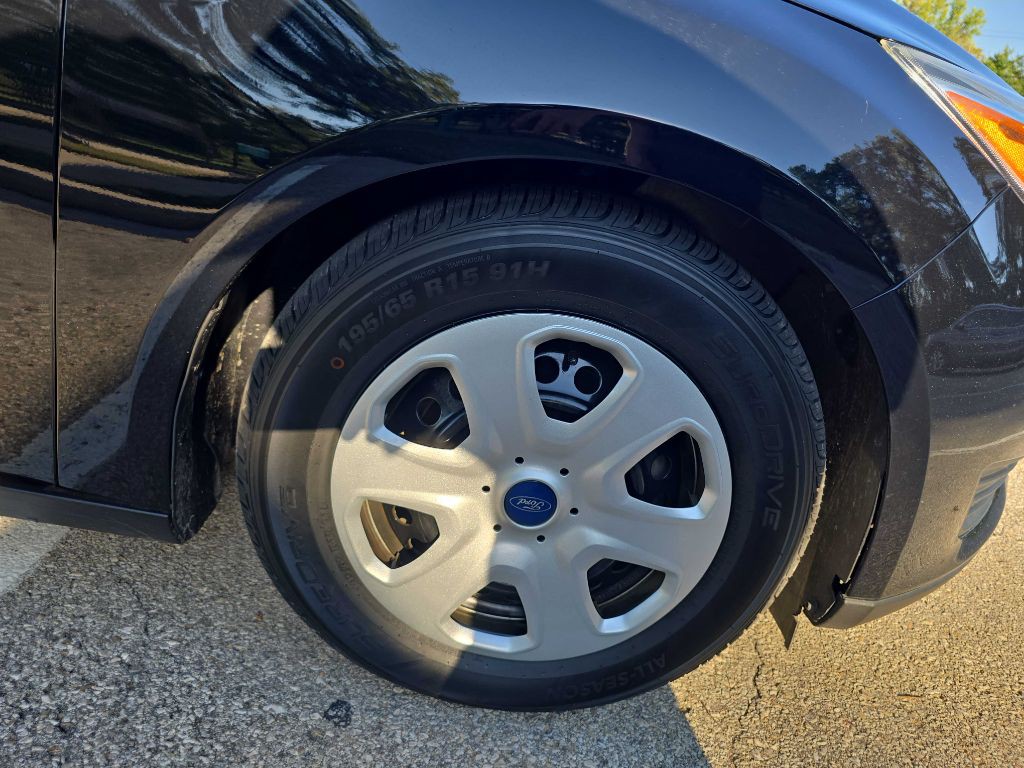 2016 Ford Focus Image 36