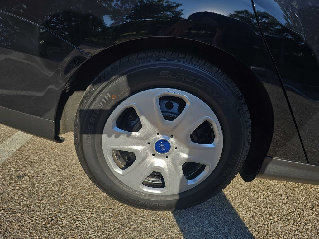 2016 Ford Focus Image 38