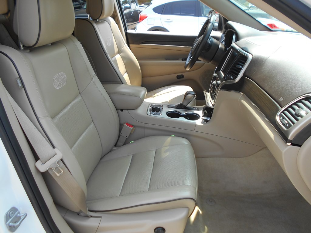 2017 Jeep Grand Cherokee Image 24