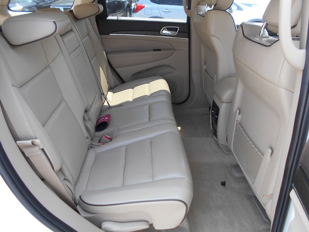 2017 Jeep Grand Cherokee Image 25