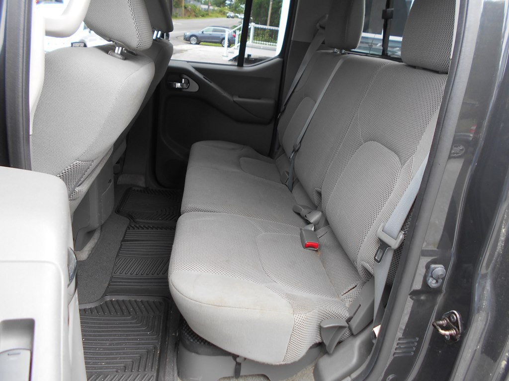 2015 Nissan Frontier Image 10