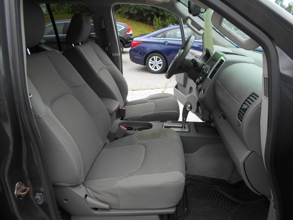 2015 Nissan Frontier Image 14
