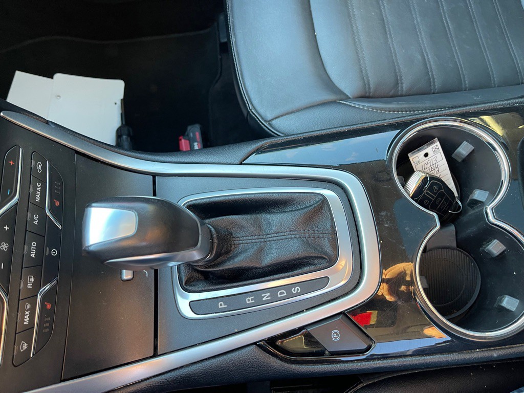 2016 Ford Edge Image 14