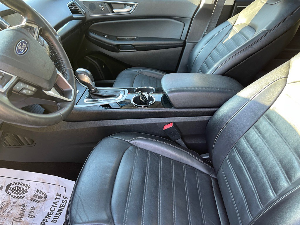 2016 Ford Edge Image 18