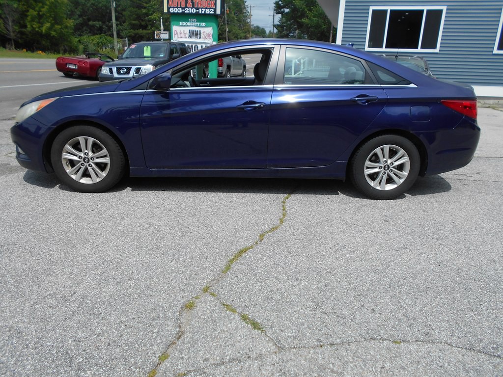 2013 Hyundai Sonata Image 2