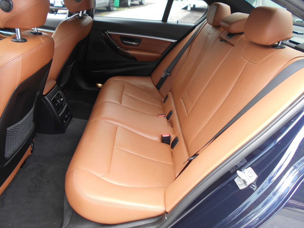 2016 BMW 3 Series Image 10