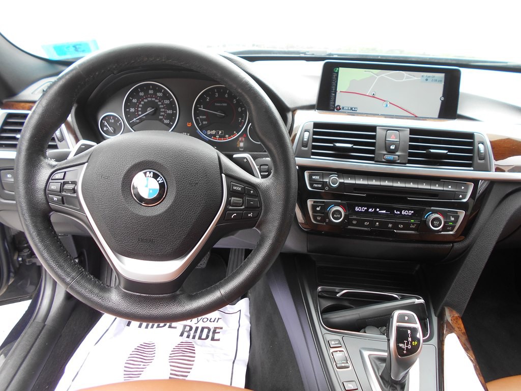 2016 BMW 3 Series Image 11