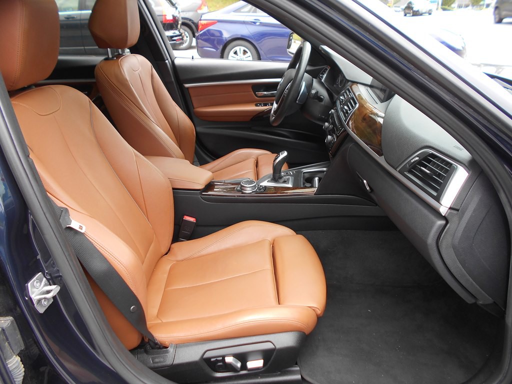 2016 BMW 3 Series Image 15
