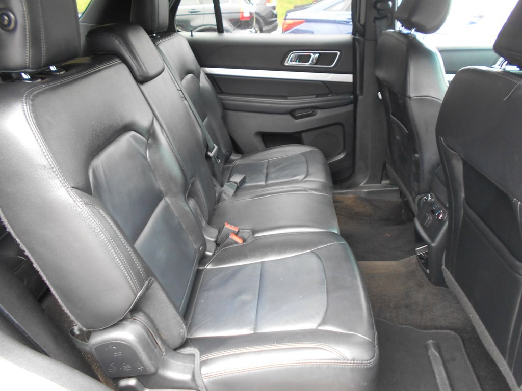 2016 Ford Explorer Image 16