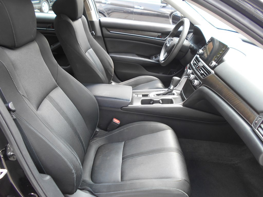 2018 Honda Accord Image 14