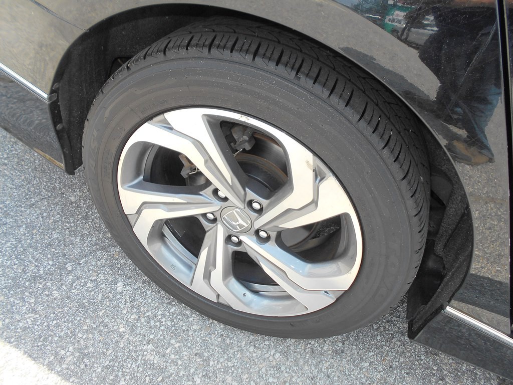 2018 Honda Accord Image 17