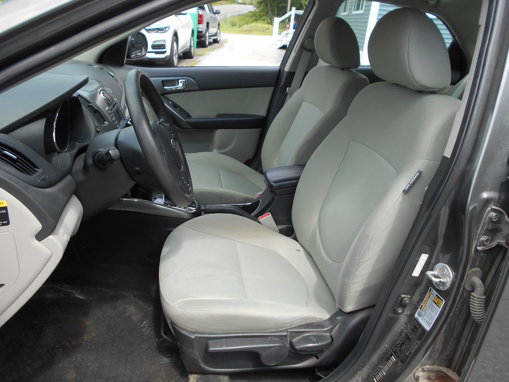 2013 Kia Forte Image 9