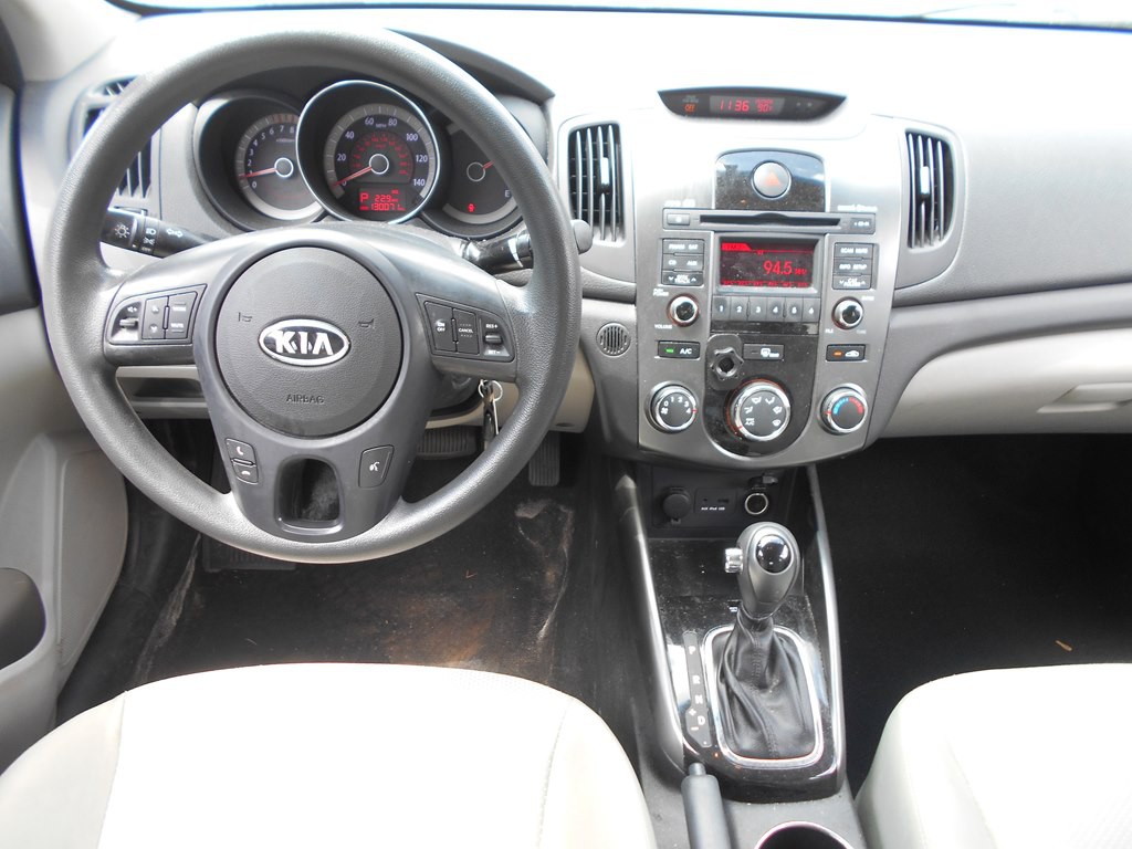 2013 Kia Forte Image 11
